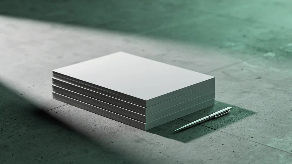 comprador para cota de consórcio: pilha de documentos sobre superfície de concreto com iluminação lateral e reflexo esverdeado nas sombras